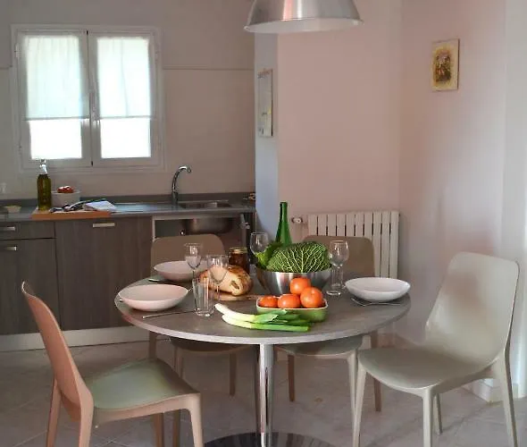 Semesterbostad La Torretta *