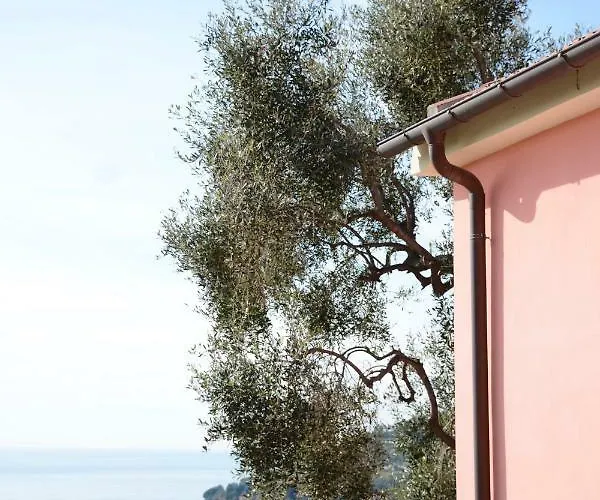 Semesterbostad La Torretta *